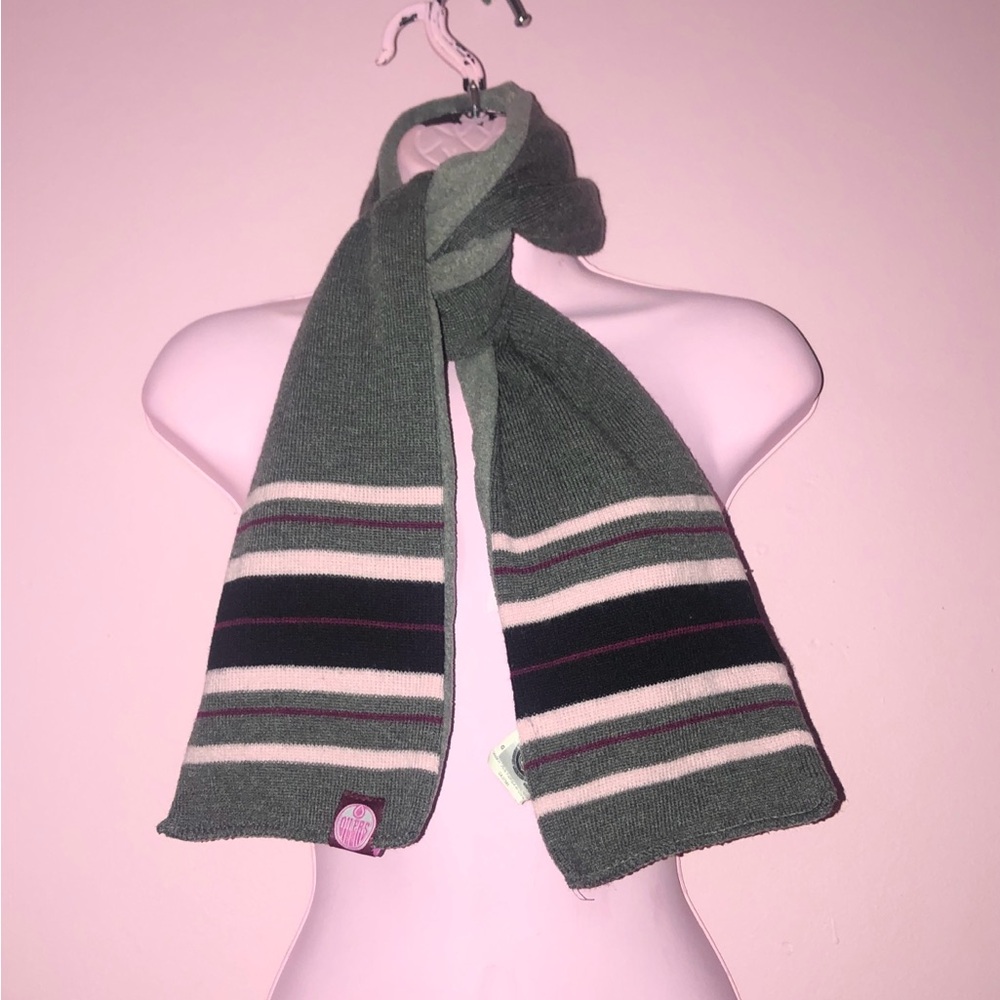 pink oilers scarf